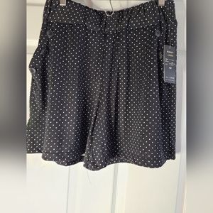 Robert Louis black and white polka dot shorts Size 1X
